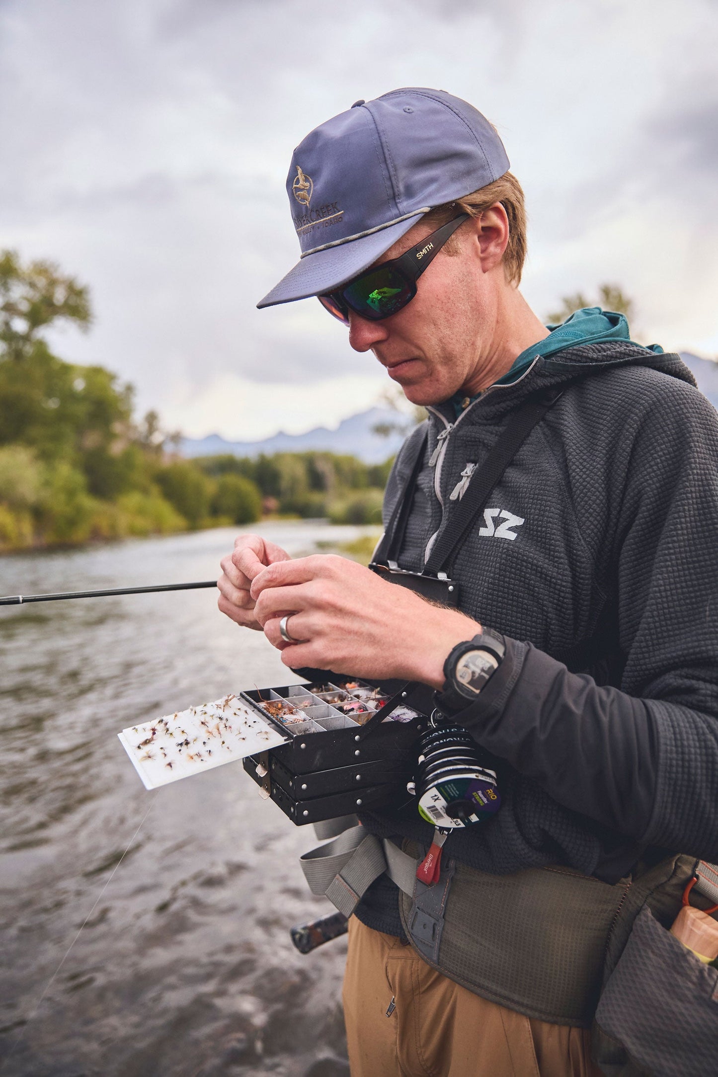 Rocky Mountain Grid Fleece - Titanium Steely Zips